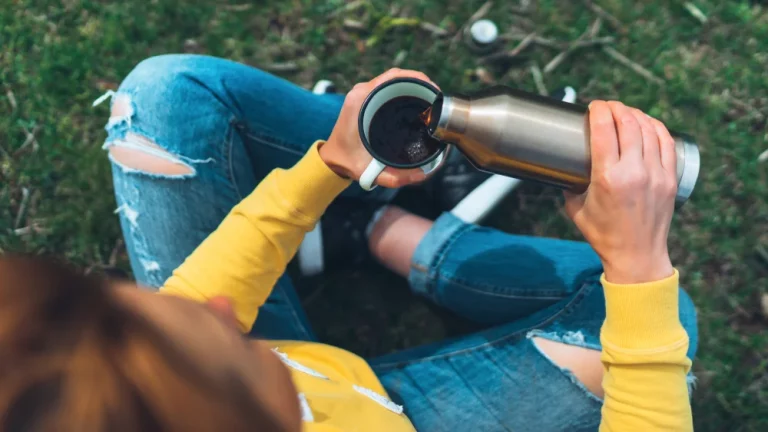 The Best Travel Mugs to Keep Drinks Cold or Hot in 2022